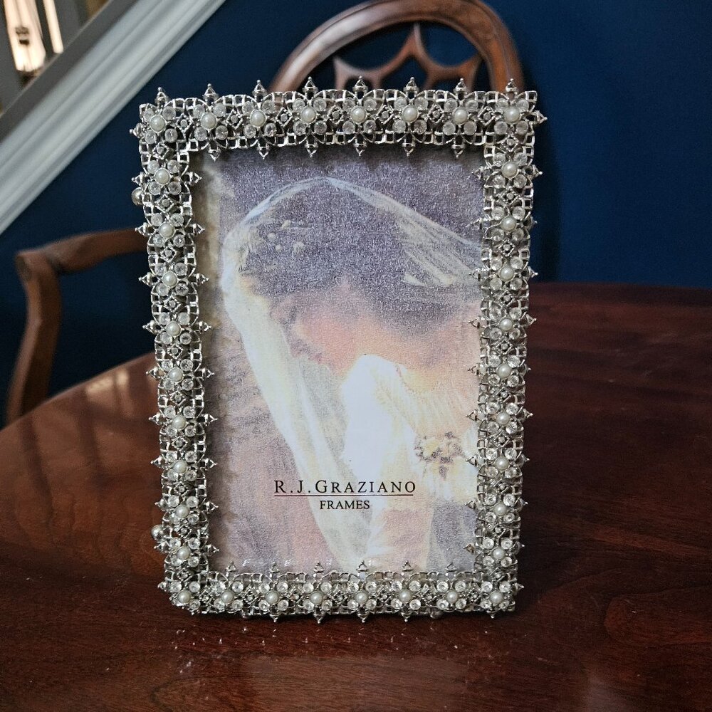 RARE VINTAGE RJ GRAZIANO SCROLL WEDDING SNOWFLAKE PEARL CRYSTAL PICTURE FRAME